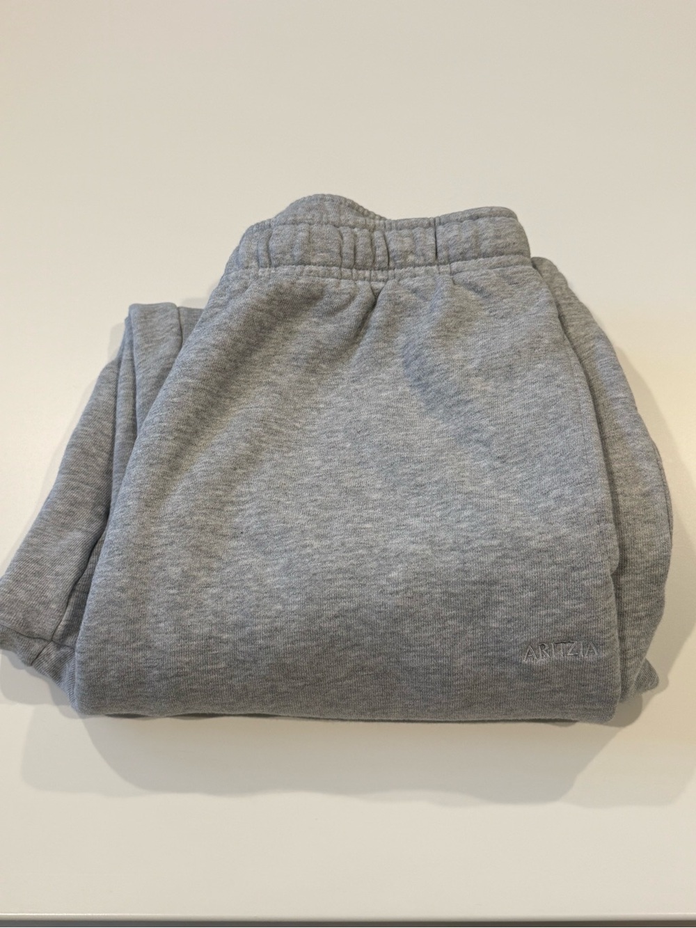 Aritzia Mega Fit Sweatfleece cozy Gray Sweat pants Joggers